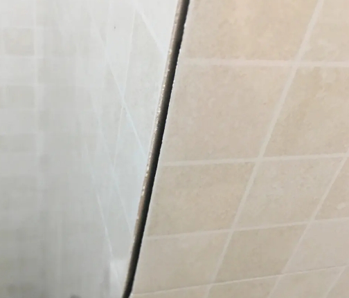 黄平瓷砖空鼓维修公司分享阳台瓷砖脱落的修复过程可以分为以下几个步骤
